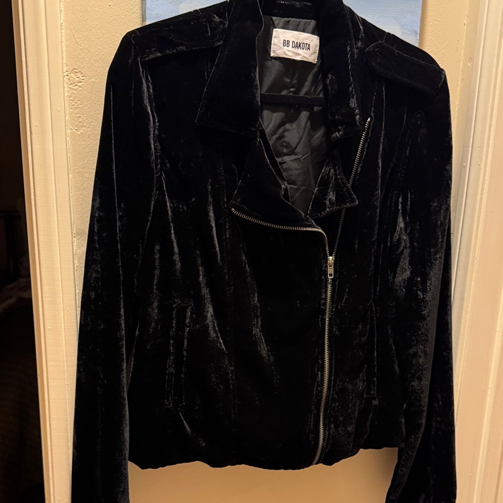 BB Dakota Women's Black Velvet Moto Jacket